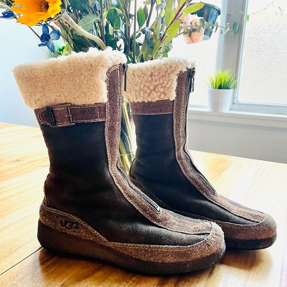 UGG Shoes - Ugg Leather Shearling Zip Up Boots Size 7